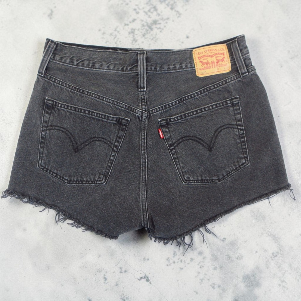 Levi's 501 Original Shorts Women W30 Black Denim Cutoff High Rise Button Fly - Picture 2 of 10